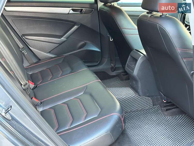 Седан Volkswagen Passat 2016 в Одесі