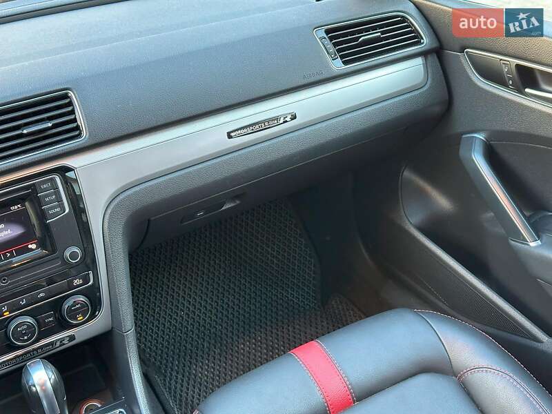 Седан Volkswagen Passat 2016 в Одесі