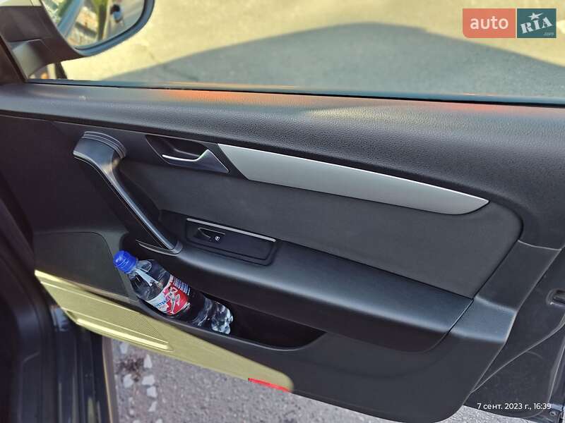 Универсал Volkswagen Passat 2012 в Харькове