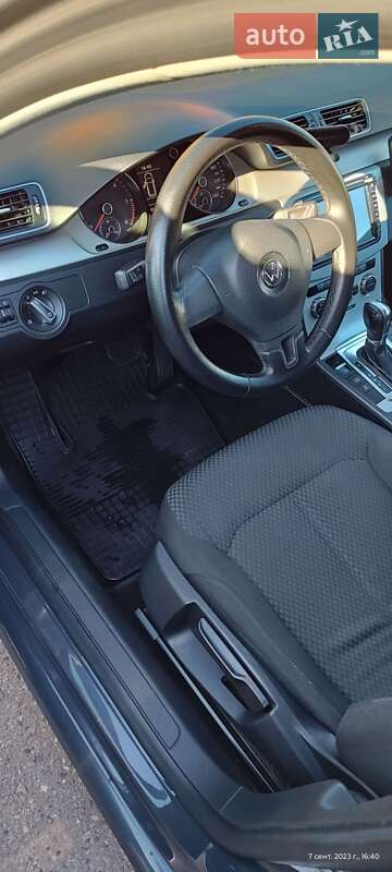 Универсал Volkswagen Passat 2012 в Харькове