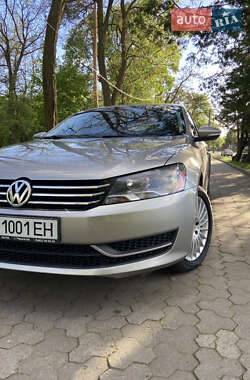 Седан Volkswagen Passat 2011 в Чернигове