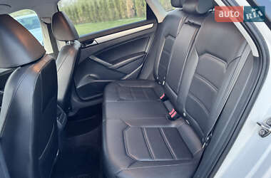 Седан Volkswagen Passat 2014 в 