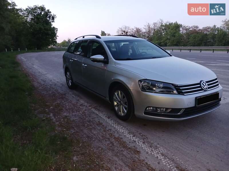 Универсал Volkswagen Passat 2011 в Бродах
