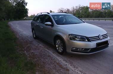 Універсал Volkswagen Passat 2011 в  фото 3 Універсал Volkswagen Passat 2011 в