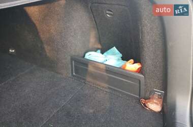 Універсал Volkswagen Passat 2011 в  фото 13 Універсал Volkswagen Passat 2011 в