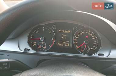 Універсал Volkswagen Passat 2011 в  фото 16 Універсал Volkswagen Passat 2011 в