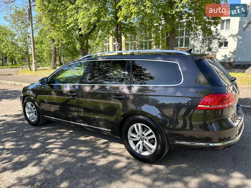 Универсал Volkswagen Passat 2011 в Калуше