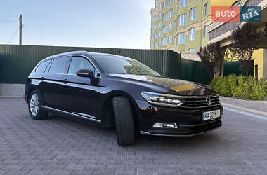 Універсал Volkswagen Passat 2015 в Києві