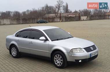 Седан Volkswagen Passat 2004 в Одессе