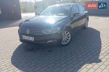 Седан Volkswagen Passat 2016 в Тячеві
