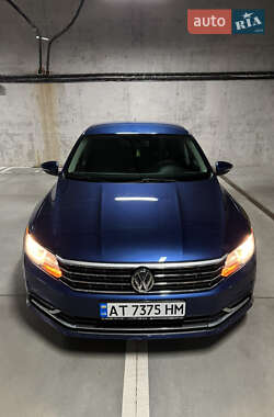 Седан Volkswagen Passat 2015 в Києві