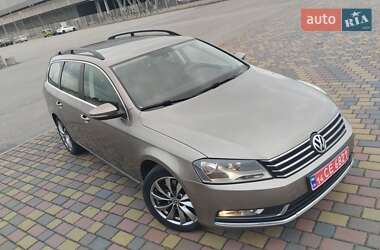 Універсал Volkswagen Passat 2012 в 