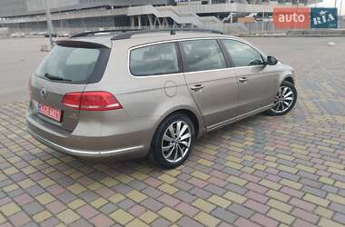Універсал Volkswagen Passat 2012 в 