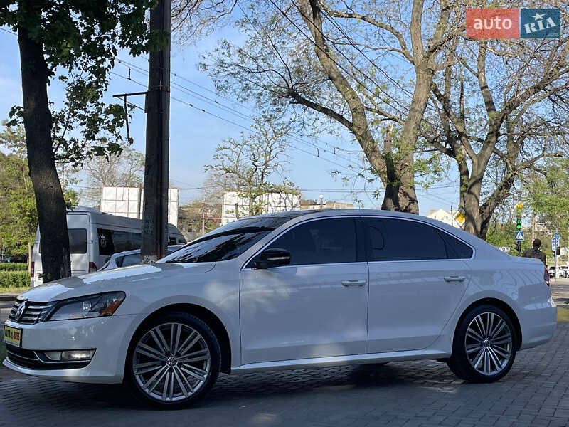 Седан Volkswagen Passat 2014 в Миколаєві