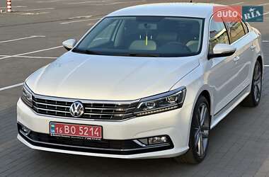Седан Volkswagen Passat 2017 в 