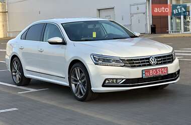 Седан Volkswagen Passat 2017 в 