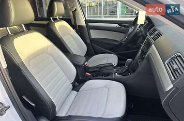 Седан Volkswagen Passat 2017 в 