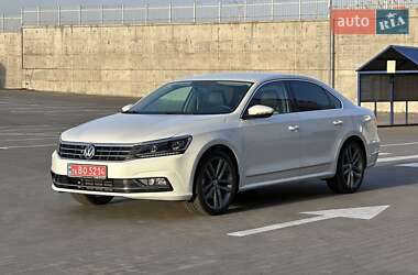 Седан Volkswagen Passat 2017 в 