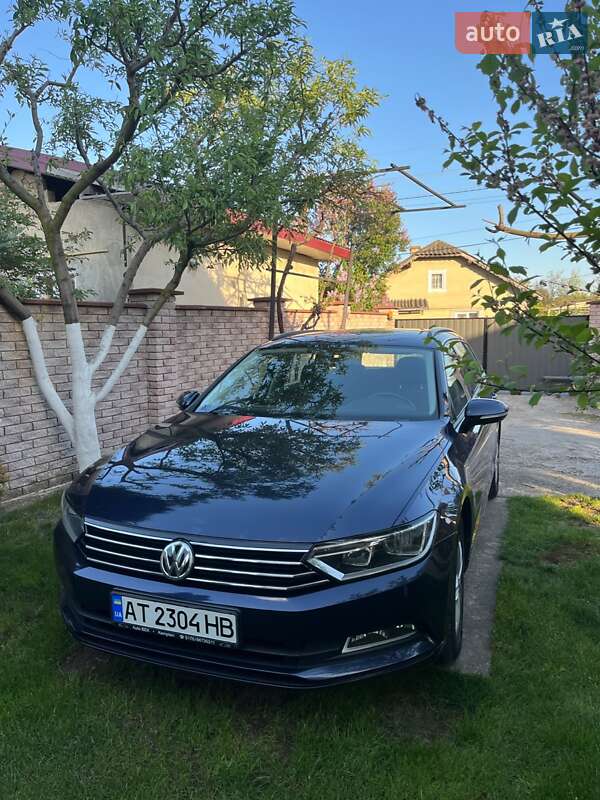 Седан Volkswagen Passat 2015 в Івано-Франківську