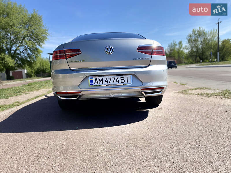 Седан Volkswagen Passat 2016 в Коростене