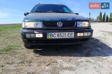 Универсал Volkswagen Passat 1994 в Кременце