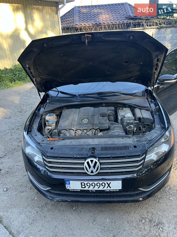 Седан Volkswagen Passat 2012 в Киеве