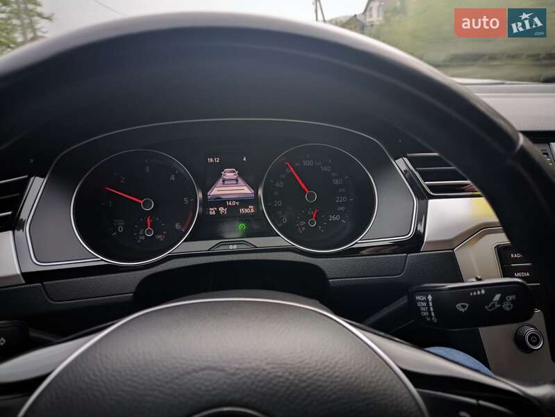 Седан Volkswagen Passat 2016 в Тячеве