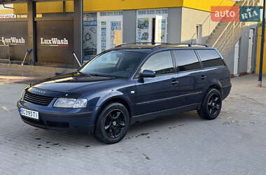 Універсал Volkswagen Passat 1998 в Новояворівську