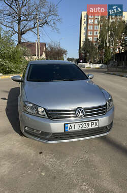 Седан Volkswagen Passat 2013 в Ірпені