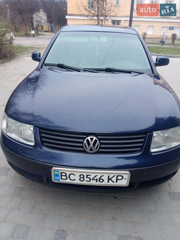 Седан Volkswagen Passat 1999 в Бориславе