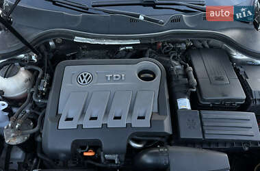 Універсал Volkswagen Passat 2012 в 