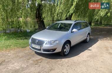 Універсал Volkswagen Passat 2006 в Рівному