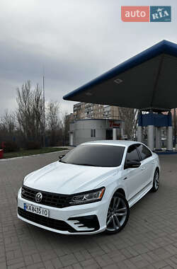 Седан Volkswagen Passat 2017 в Кривом Роге