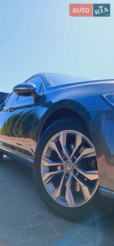 Универсал Volkswagen Passat 2016 в Киеве