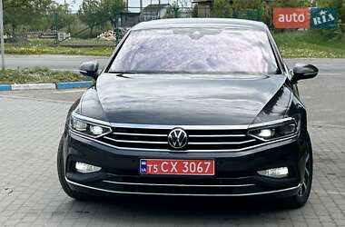 Седан Volkswagen Passat 2022 в 