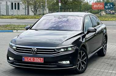Седан Volkswagen Passat 2022 в 