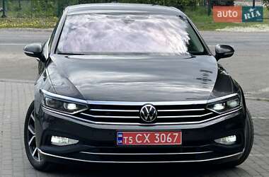 Седан Volkswagen Passat 2022 в 