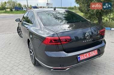 Седан Volkswagen Passat 2022 в 