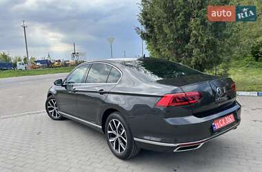 Седан Volkswagen Passat 2022 в 