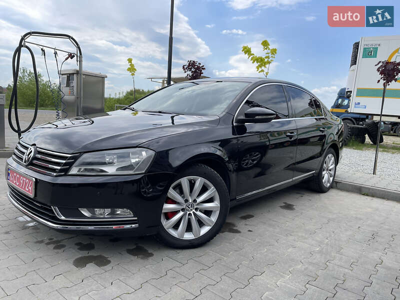 Седан Volkswagen Passat 2011 в 