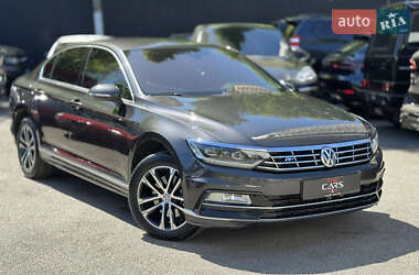 Седан Volkswagen Passat 2018 в Киеве