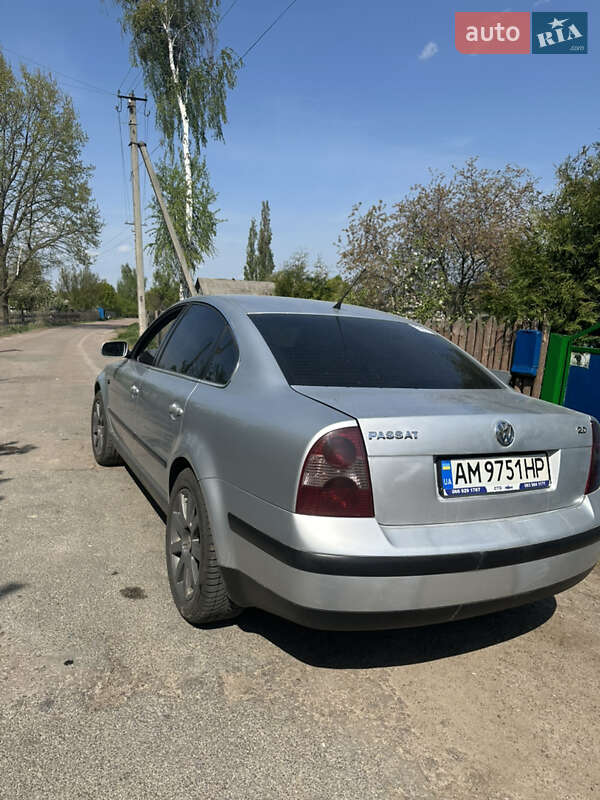 Седан Volkswagen Passat 2001 в Овруче