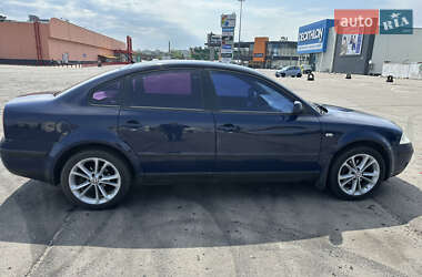 Седан Volkswagen Passat 2003 в 