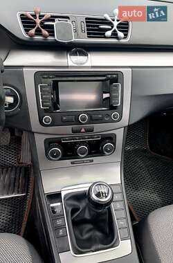 Универсал Volkswagen Passat 2011 в 