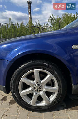 Седан Volkswagen Passat 2003 в 