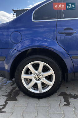 Седан Volkswagen Passat 2003 в 