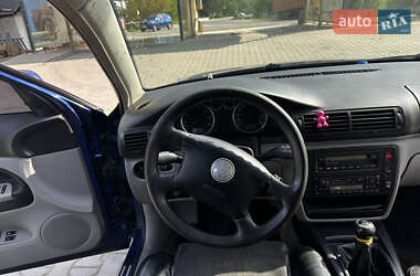 Седан Volkswagen Passat 2003 в 