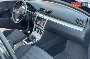 Універсал Volkswagen Passat 2009 в 