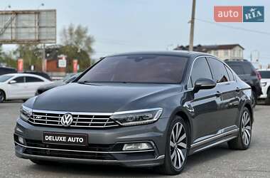Седан Volkswagen Passat 2016 в Киеве