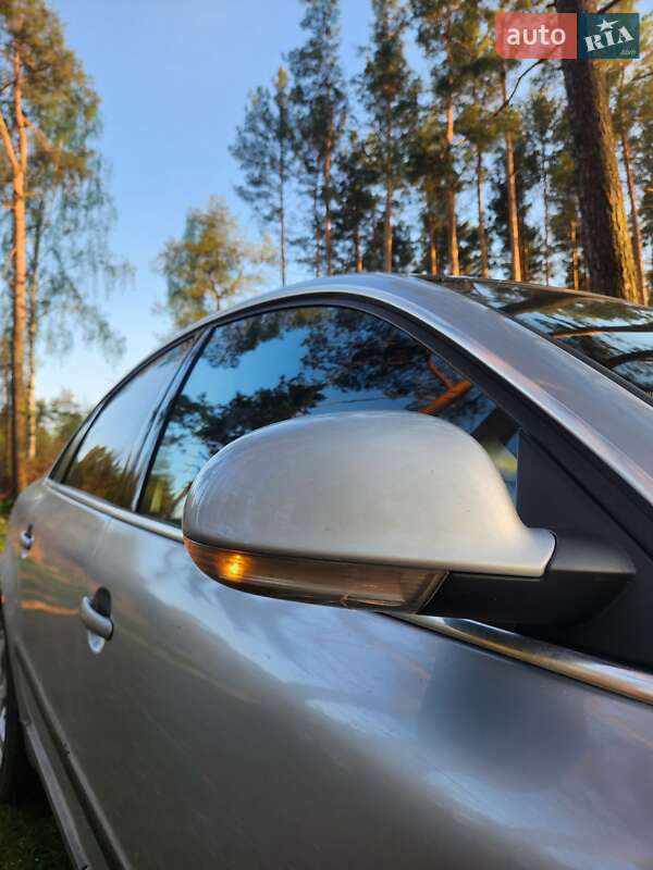Седан Volkswagen Passat 2001 в Томашгороде